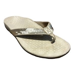 VIONIC Cream & Gold Sequin Thong Style Comfortbale Thong Style Flip Flops-Size 9